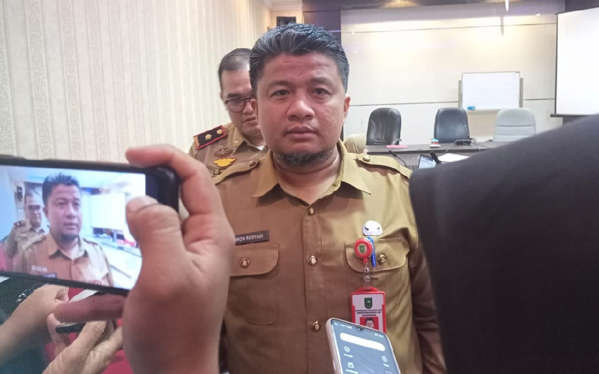 Kepala Dinas Tenaga Kerja dan Transmigrasi Riau, Imron Rosyadi (foto/int)